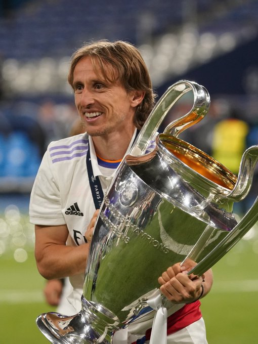 NBA常规赛：湖人加时胜勇士，詹姆斯40+三双