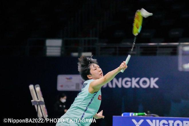 雪上飞驰，心向苍穹——滑雪运动的激情与蜕变