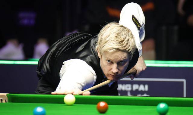 美记：塔图姆身边的人告诉我，他在努力争取本赛季复出