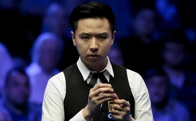 太阳报：B费夺冠面无表情，曼联球迷社媒盛赞他为称职队长