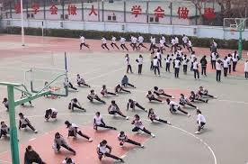 为什么球员在本垒打后的“英雄式绕垒”会引发关于潜规则的讨论